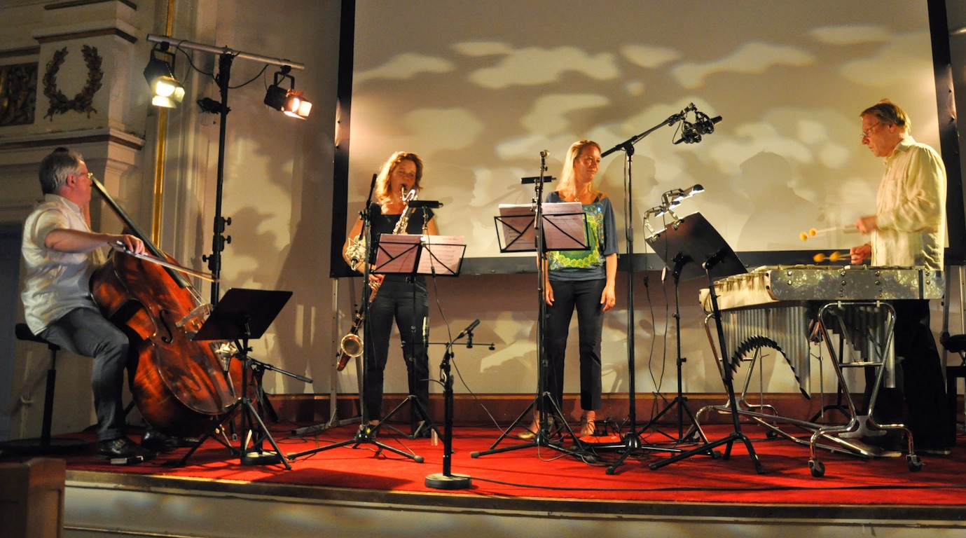 Figura performing
